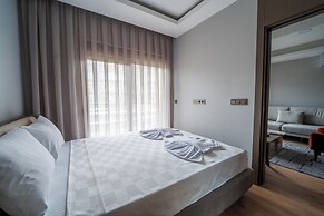 Lara Breeze Kundu Kanyon