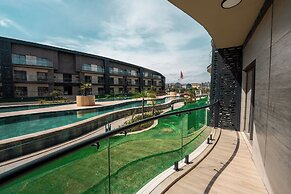 Lara Breeze Kundu Kanyon