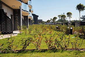 Lara Breeze Kundu Kanyon