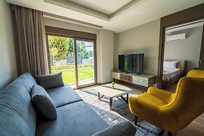 Lara Breeze Kundu Kanyon