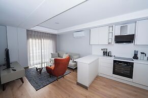 Lara Breeze Kundu Kanyon