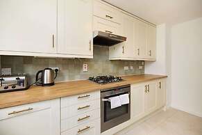 The Brompton Park Escape Bright 2bdr Flat With Patio Access