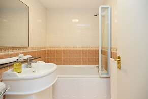 The Brompton Park Escape Bright 2bdr Flat With Patio Access