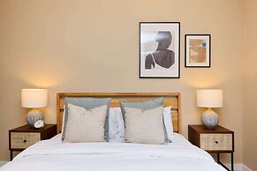 The Brompton Park Escape Bright 2bdr Flat With Patio Access