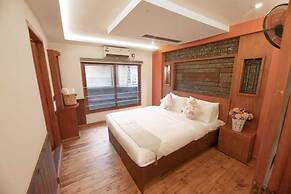 Honeymoon Boathouse