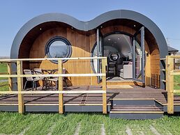 The Hazel Hobbit Pod