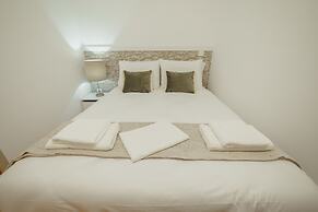 City Center Comfort Apartment A by Vacationy