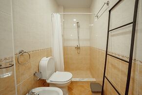 City Center Comfort Apartment A by Vacationy