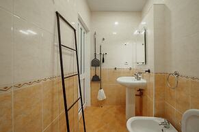 City Center Comfort Apartment A by Vacationy