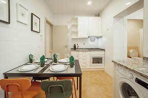 City Center Comfort Apartment A by Vacationy