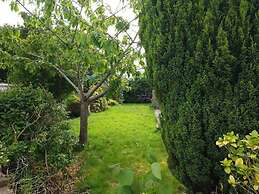 Pet Friendly - 2 Bedrooms - 4 Guests - Parking