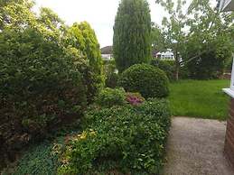 Pet Friendly - 2 Bedrooms - 4 Guests - Parking