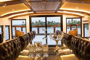 Luxury Boathouse