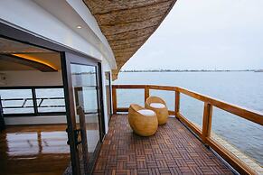 Luxury Boathouse