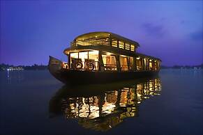 Luxury Boathouse
