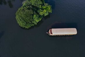 Luxury Boathouse