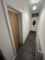 Shawforth - 2 Beds - Sleeps 4 - Street Parking