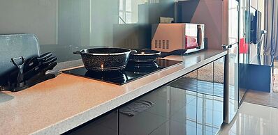Seaview Maritime Suites by The Stay Hub
