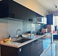 Seaview Maritime Suites by The Stay Hub