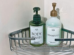 Seaview Maritime Suites by The Stay Hub