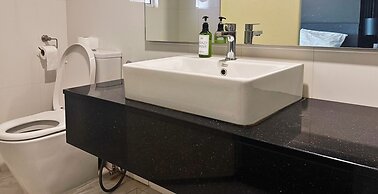 Seaview Maritime Suites by The Stay Hub