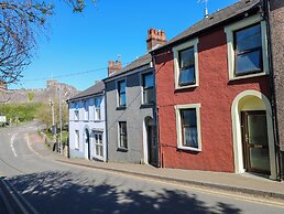 Ty Coch y Castell