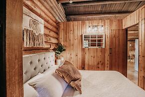 76gs - Genuine Log Cabin - Wifi - Pets Ok - Sleeps 4