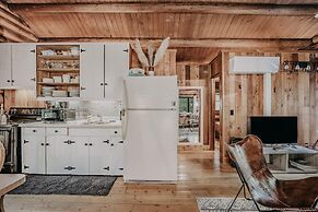 76gs - Genuine Log Cabin - Wifi - Pets Ok - Sleeps 4