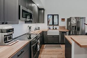 Mt Baker Rim Cabin 50 With Wifi, Hot Tub and Air Conditioning