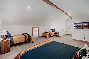 Mt Baker Rim Cabin 50 With Wifi, Hot Tub and Air Conditioning