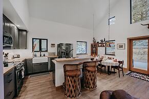 Mt Baker Rim Cabin 50 With Wifi, Hot Tub and Air Conditioning