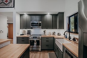 Mt Baker Rim Cabin 50 With Wifi, Hot Tub and Air Conditioning