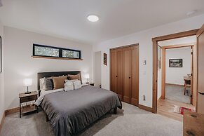 Mt Baker Rim Cabin 50 With Wifi, Hot Tub and Air Conditioning