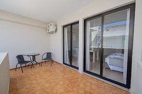 Blue Wave Suites - Ixia