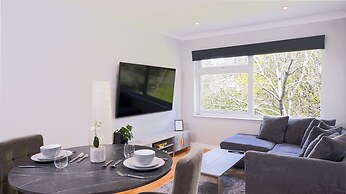 Apartmentsleeps3-balcony-valleyview-parking