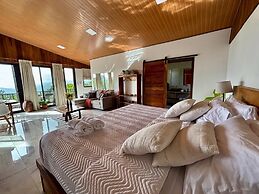 Delux Manvama Monteverde