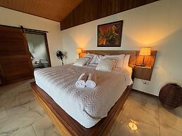 Delux Manvama Monteverde