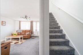 5 Bed House - Sleeps 11 - Garden