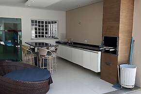 Casa com piscina em Boraceia