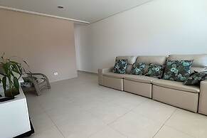 Casa com piscina em Boraceia