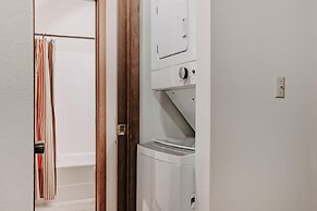 Condo 91sw With a River View and Close to Community Amenities