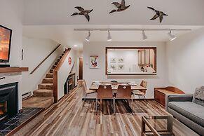 Condo 91sw With a River View and Close to Community Amenities