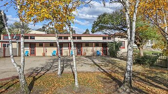 Colonial Bank Motel