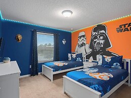 Family Fun Retreat Near Disney With Game Room & Themed Bedrooms