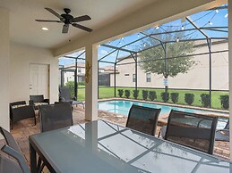 Family Fun Retreat Near Disney With Game Room & Themed Bedrooms