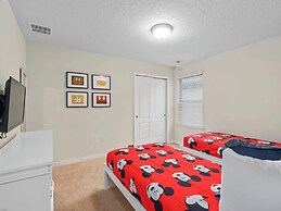 Family Fun Retreat Near Disney With Game Room & Themed Bedrooms