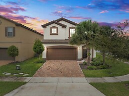 Family Fun Retreat Near Disney With Game Room & Themed Bedrooms