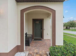 Family Fun Retreat Near Disney With Game Room & Themed Bedrooms