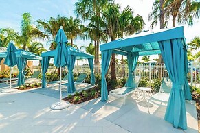 Family Fun Retreat Near Disney With Game Room & Themed Bedrooms