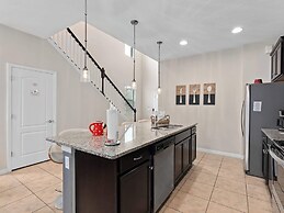 Family Fun Retreat Near Disney With Game Room & Themed Bedrooms